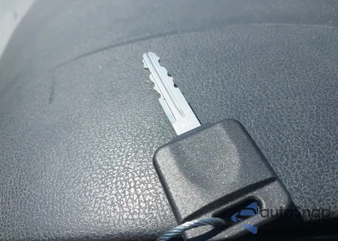 2013 Nissan Versa 1.6 Sv z USA, uszkodzony, nr VIN 3N1CN7AP3DL849778